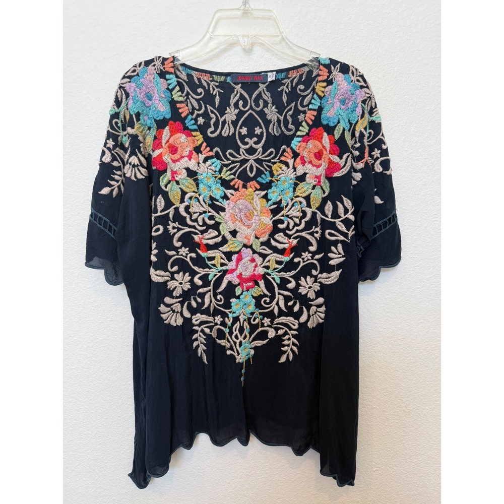 Johnny Was Embroidered Cupra Rayon Blouse Navy Blue Floral V-Neck XS C19620-D5 - Picture 2 of 7